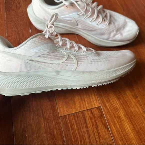 Women’s Nike Air Zoom Pegasus - Picture 6 of 6